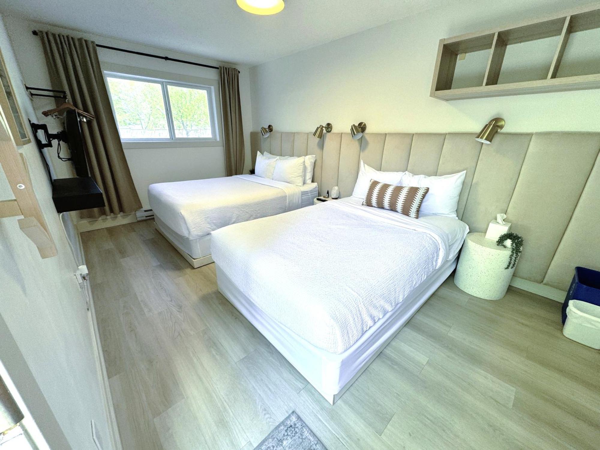 Lakeside Villa & Nordic Spa ペンティクトン エクステリア 写真