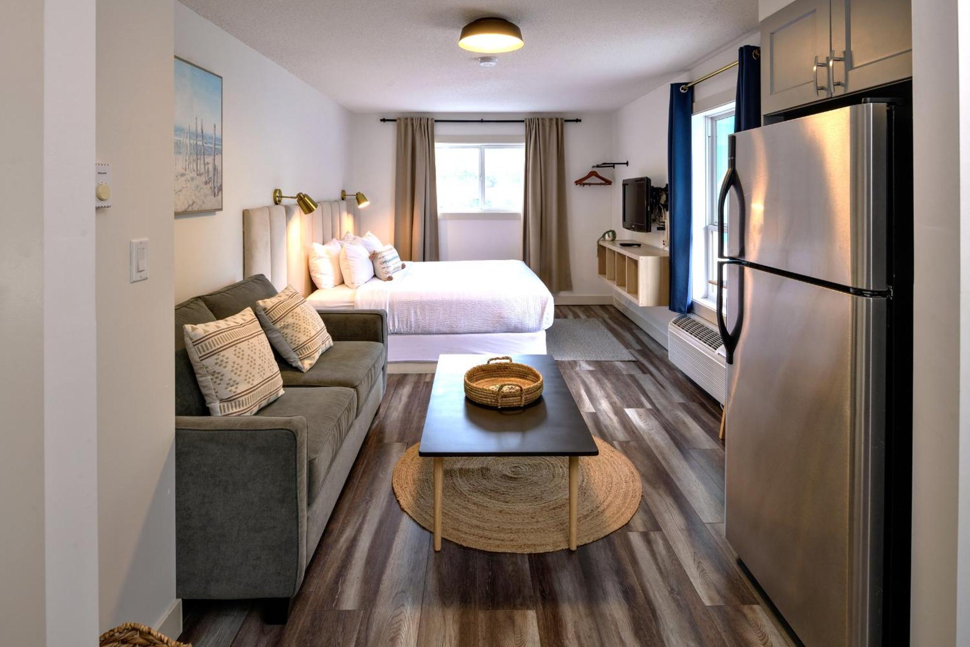 Lakeside Villa & Nordic Spa ペンティクトン エクステリア 写真