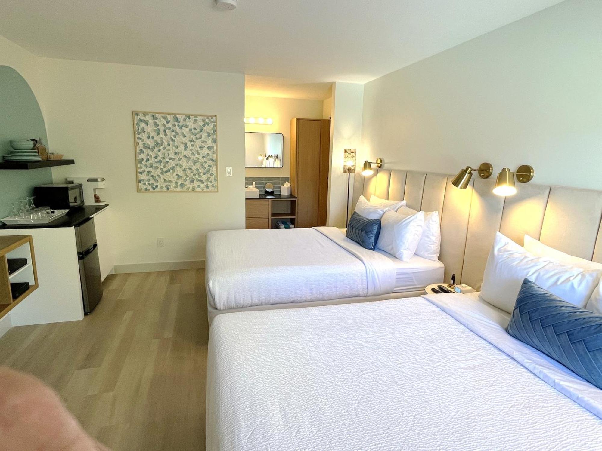 Lakeside Villa & Nordic Spa ペンティクトン エクステリア 写真