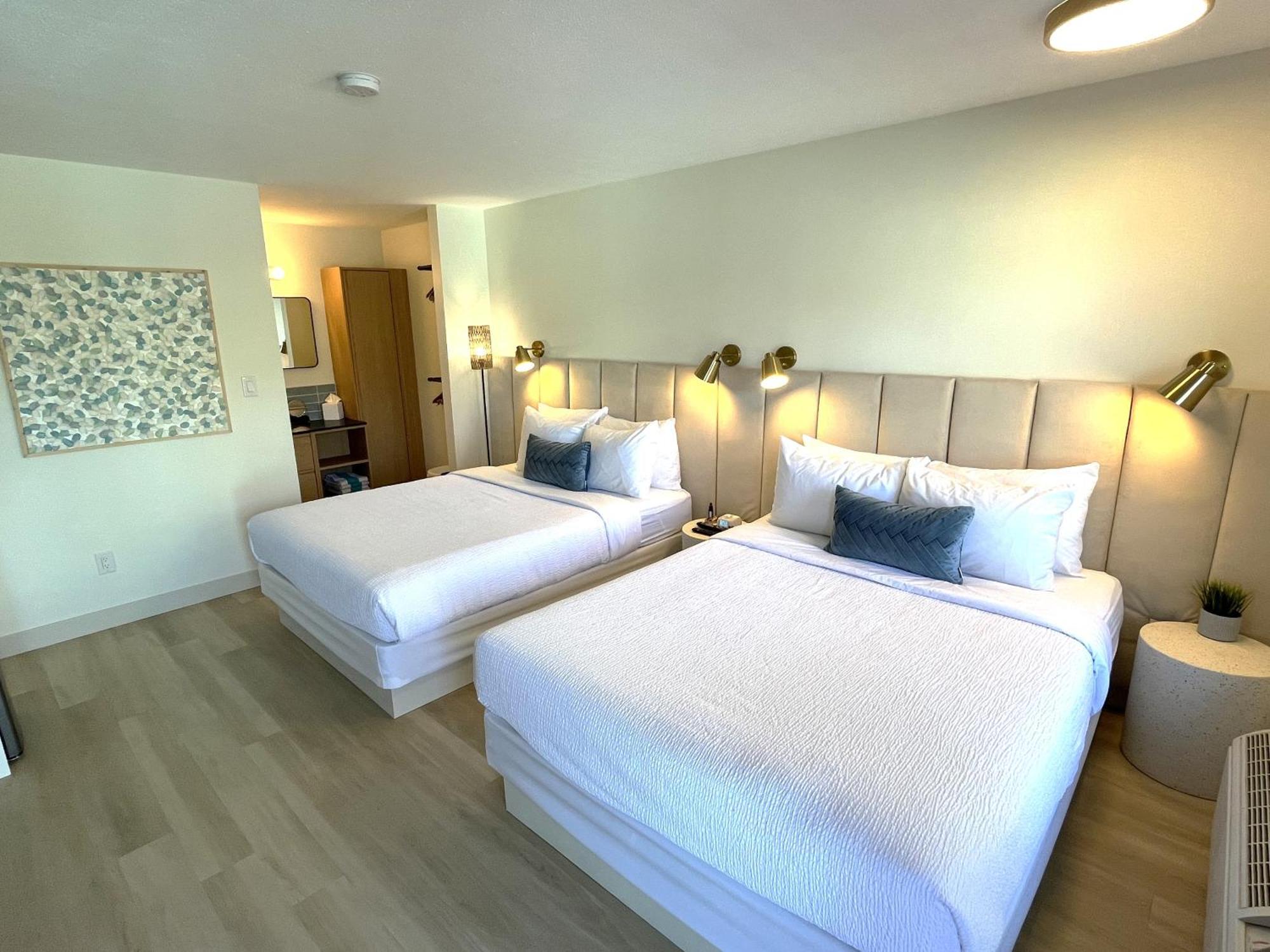 Lakeside Villa & Nordic Spa ペンティクトン エクステリア 写真